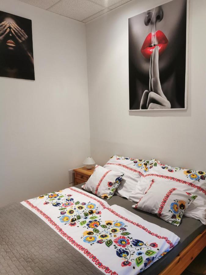 Székesfehérvár Patrik Apartman מראה חיצוני תמונה